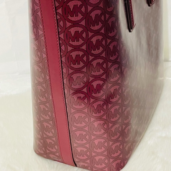 NWT Michael Kors Jodie Merlot Large Logo Jacquard Tote Bag - Picture 8 of 12
